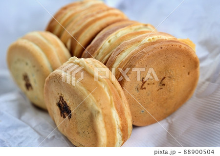 今川焼を青森ではおやきとよぶ（青森県） 88900504