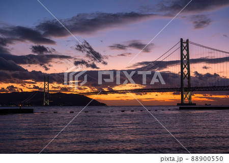 《兵庫県》明石海峡大橋の夕景 88900550