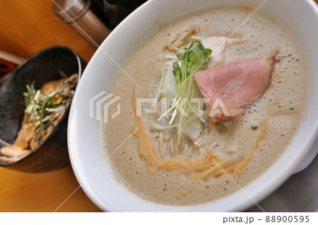 クリーミー濃厚煮干ラーメン（青森県） 88900595