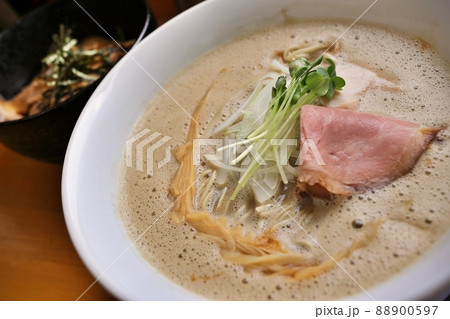 泡スープ濃厚煮干ラーメン(青森県) 泡スープ濃厚煮干ラーメン(青森県) 88900597