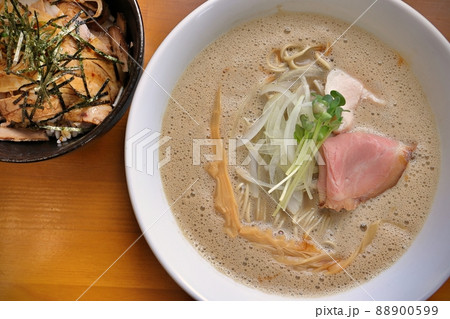 カプチーノ濃厚煮干ラーメン(青森県) カプチーノ濃厚煮干ラーメン(青森県) 88900599