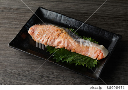 日本食イメージ　焼き鮭　 88906451