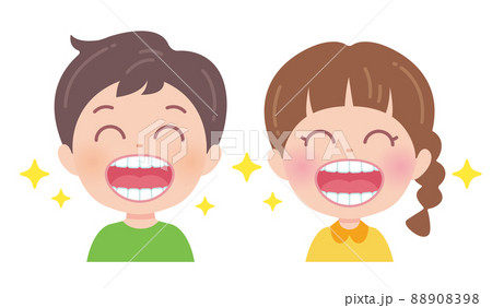 白い歯を見せて笑う子供 88908398