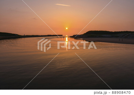 吹上浜の夕日 88908470