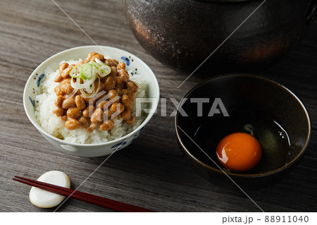 日本食イメージ　　納豆　なま卵 88911040