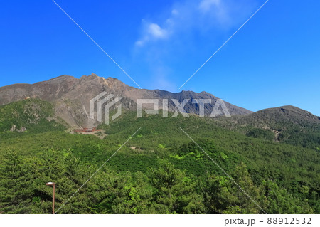 【鹿児島県】湯之平展望所から見た桜島 【鹿児島県】湯之平展望所から見た桜島 88912532