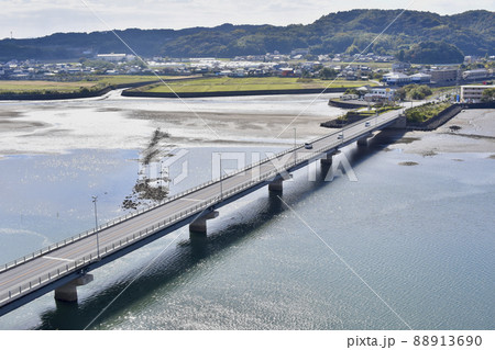 大分県杵築市 杵築城からの眺望(南側杵築大橋) 大分県杵築市 杵築城からの眺望(南側杵築大橋) 88913690