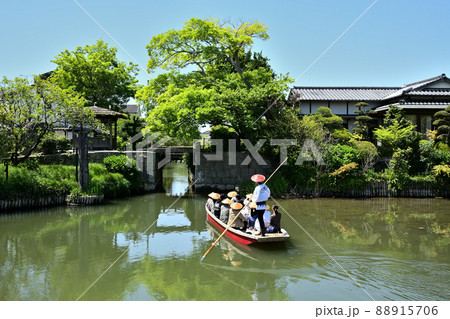 柳川市　掘割りのある風景　柳川城堀水門 88915706