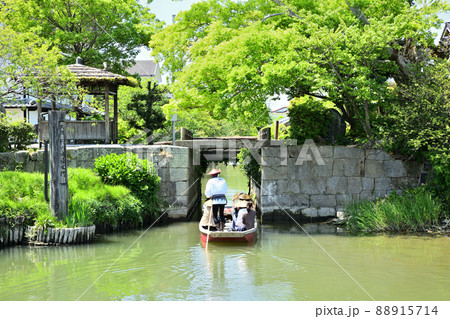 柳川市　掘割りのある風景　柳川城堀水門 88915714