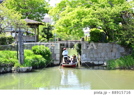 柳川市　掘割りのある風景　柳川城堀水門 88915716