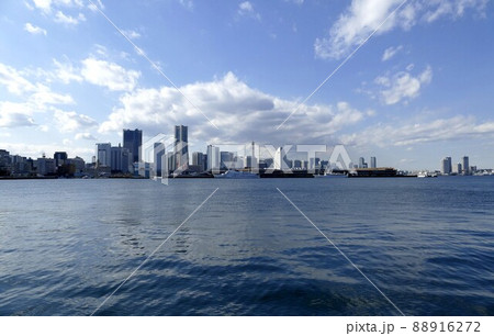 横浜港（よこはまこう）神奈川県横浜市の東京湾岸　国際戦略港湾・京浜港（ハブ港） 88916272
