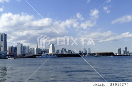 横浜港（よこはまこう）神奈川県横浜市の東京湾岸　国際戦略港湾・京浜港（ハブ港） 88916274