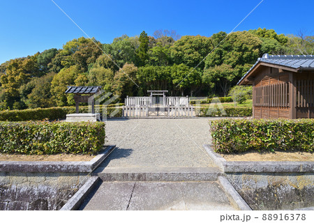 西殿塚古墳(継体天皇皇后 手白香皇女 衾田陵)奈良県天理市 西殿塚古墳(継体天皇皇后 手白香皇女 衾田陵)奈良県天理市 88916378