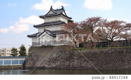新発田城三階櫓（復元） 88917298