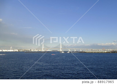 横浜ベイブリッジ　1989年（平成元年）開通　長さ8 60mの斜張橋　展望台　遊歩道スカイウォーク 88917965