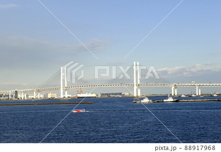 横浜ベイブリッジ　1989年（平成元年）開通　長さ8 60mの斜張橋　展望台　遊歩道スカイウォーク 88917968