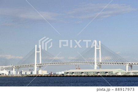 横浜ベイブリッジ　1989年（平成元年）開通　長さ8 60mの斜張橋　展望台　遊歩道スカイウォーク 88917973