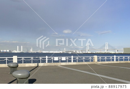 横浜ベイブリッジ　1989年（平成元年）開通　長さ8 60mの斜張橋　展望台　遊歩道スカイウォーク 88917975