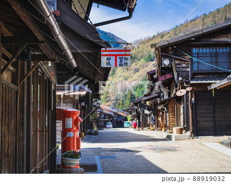 木曽路の宿場　奈良井宿 88919032