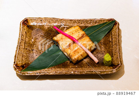 うなぎ 蒲焼 白焼き 【 和食 の イメージ 】 うなぎ 蒲焼 白焼き 【 和食 の イメージ 】 88919467