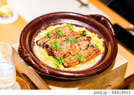 鰻御飯　土鍋　【 和食 の イメージ 】 88919953