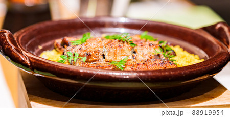 鰻御飯　土鍋　【 和食 の イメージ 】 88919954