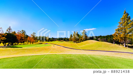 ゴルフ ラウンド 秋 春 冬 【 golf の イメージ 】 ゴルフ ラウンド 秋 春 冬 【 golf の イメージ 】 88921438