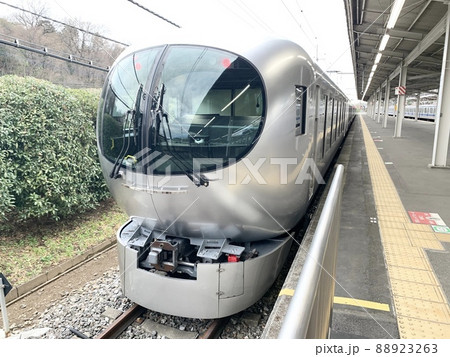 西武鉄道001系電車 Laview（ラビュー）特急 西武球場前駅 88923263