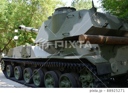 Elements of a 152-caliber self-propelled artillery installation 88925271
