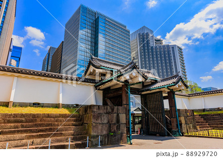 東京　千代田区　皇居東御苑にある大手門　大手高麗門 88929720