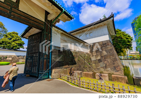 東京　千代田区　皇居東御苑にある大手門　大手高麗門 88929730