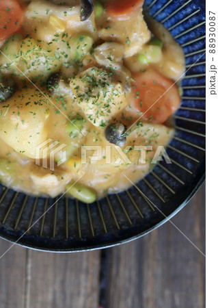 野菜たっぷり鶏肉のトマトクリームシチュー 野菜たっぷり鶏肉のトマトクリームシチュー 88930087