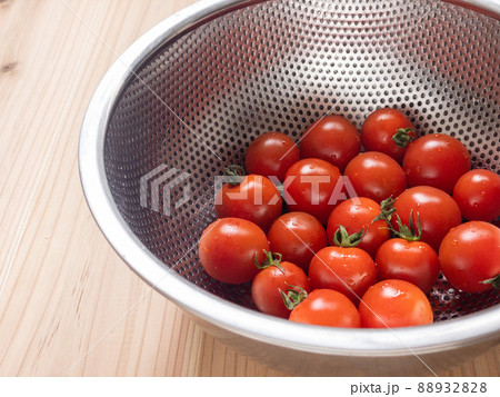 写真素材｜新鮮な赤いミニトマト　夏野菜 88932828