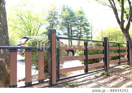 公園と車道を隔てる柵(韓国) 公園と車道を隔てる柵(韓国) 88934201