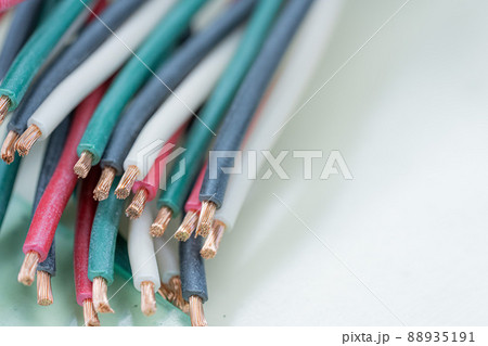 機械に接続する電線 機械に接続する電線 88935191
