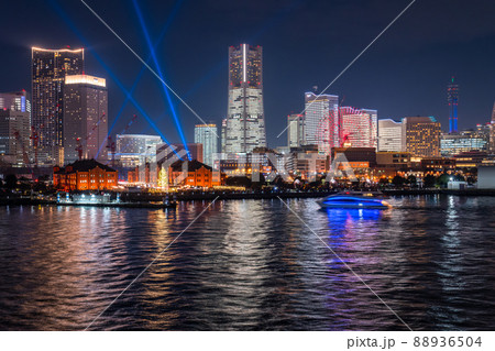《神奈川県》横浜みなとみらい・オフィス全館ライトアップ夜景・ナイトビューイング 88936504