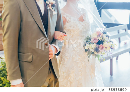 チャペル　新郎　新婦 88938699