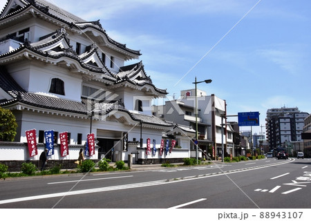 小田原市　ういろう本店と国道1号線（横浜方向） 88943107