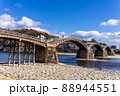 早春の襟帯橋 88944551