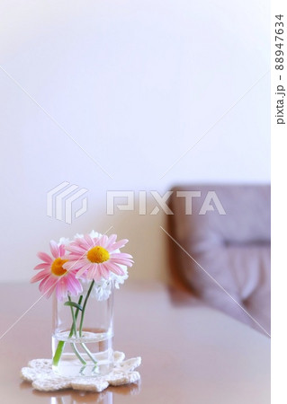 春のピンクの花のあるシンプルな生活のイメージ背景 春のピンクの花のあるシンプルな生活のイメージ背景 88947634