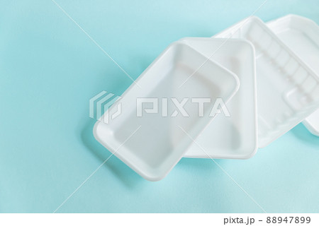 白い食品用トレー　リサイクルのイメージ 88947899