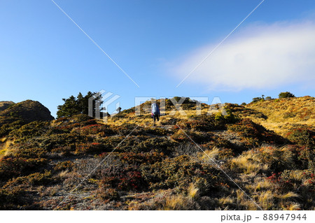 登山 山登り 山脈 88947944
