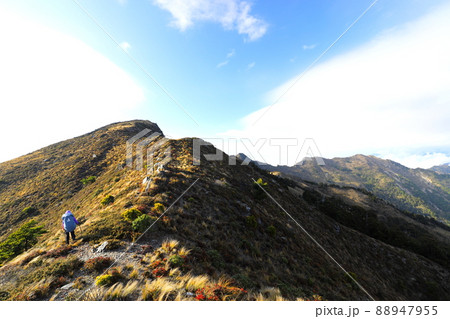 登山 山登り 山脈 88947955