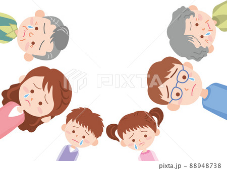 覗き込む家族_泣き顔 覗き込む家族_泣き顔 88948738