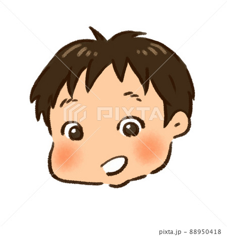 口を開けて微笑んでいる男の子の顔 88950418