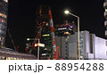 渋谷の夜、駅前の建設現場 88954288