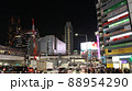 渋谷の夜、駅前の繁華街 88954290