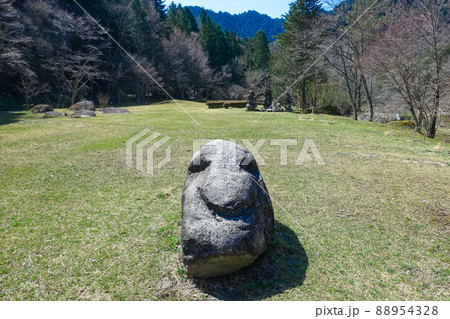 人の顔に見える岩 寝覚の床美術公園(長野県寝覚) 人の顔に見える岩 寝覚の床美術公園(長野県寝覚) 88954328