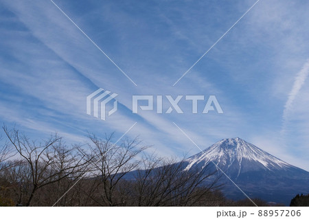写真、風景、雲の写真、富士山から出る美しい放射状雲 写真、風景、雲の写真、富士山から出る美しい放射状雲 88957206