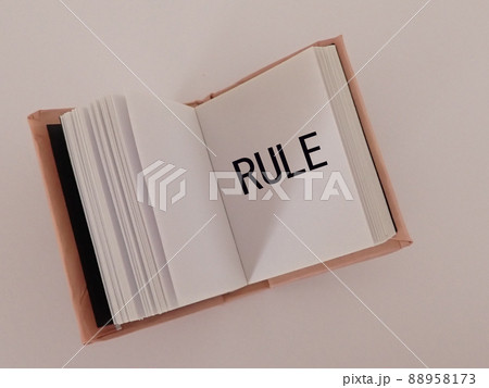ノートを開くとRULEルールの単語 ノートを開くとRULEルールの単語 88958173